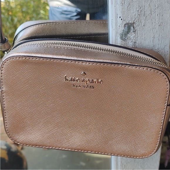 kate spade Handbags - ♠️ KATE SPADE ♠️ Rose Gold Small Crossbody